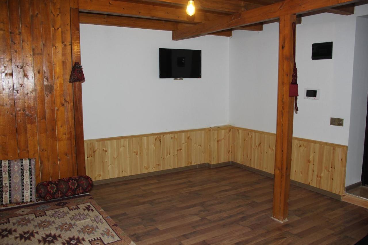 East Apartment